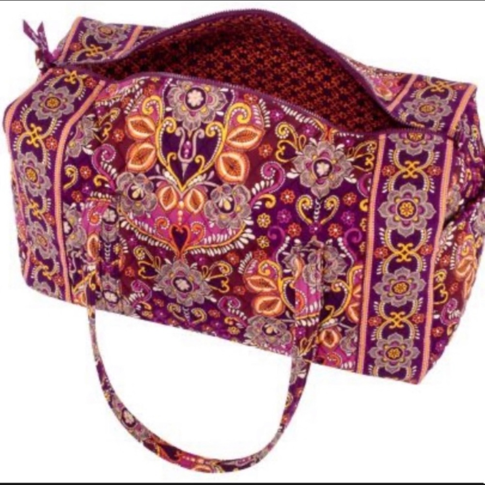 Gently Used~ Vera Bradley Safari Sunset ￼Gym Bag ~ 18”